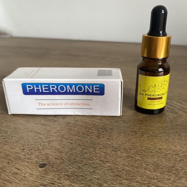 Nước Hoa Kích Dục Nữ Pheromone Cực Mạnh Chai 10ml